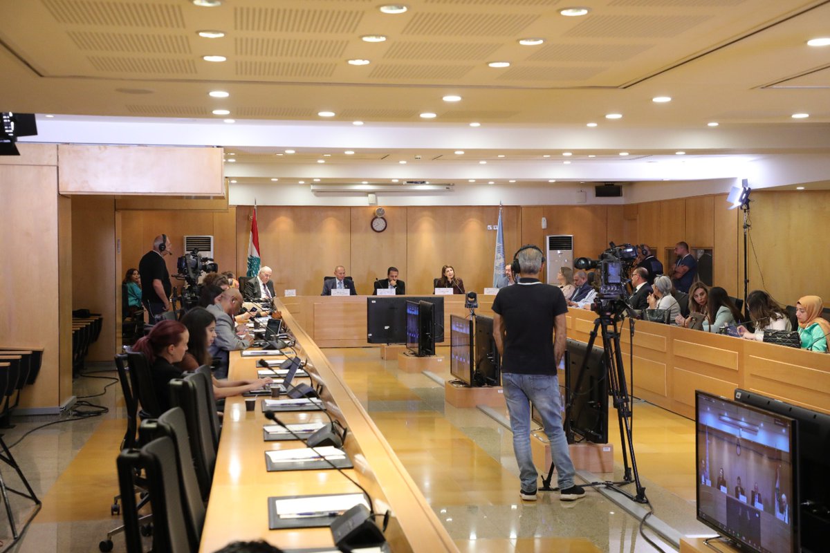 UNESCWA's tweet photo. تخلّل الندوة سلسلة جلسات تمحورت حول واقع وآفاق الرغيف العربي في ظل شح الموارد في المنطقة #العربية، ورفع القيمة التغذوية لرغيف الخبز بالإضافة لعدد من المداخلات حول أهميّة الحبوب كمصدر أساسي للغذاء في العالم العربي وأهمّية الرغيف لناحية اعتباره جزءًا لا يتجزّأ من الأمن الغذائي. https://t.co/DJI43xveZf