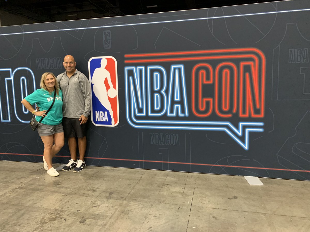 CoachJSifuentes's tweet photo. Had the best time at the inaugural NBA Con that hosted many cool interactive experiences, player appearances, and meet-and-greets. @nbaconofficial @MandalayBay @VegasSummerNBA @NBA @ESPNNBA @spurs https://t.co/ugCv1HAEAL