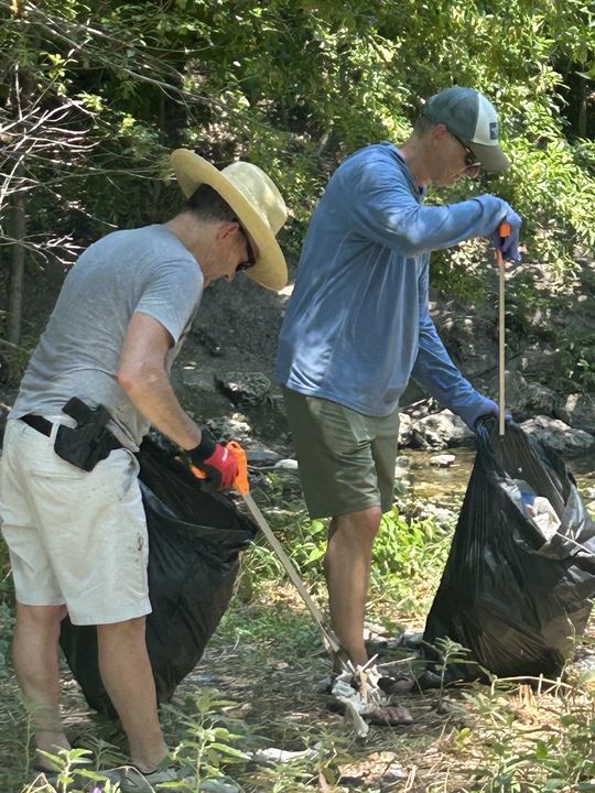 EclipticCapital's tweet photo. Our team recently enjoyed an afternoon cleaning up one of the local parks here in Austin! #KeepAustinClean https://t.co/xdRo3bt6G9