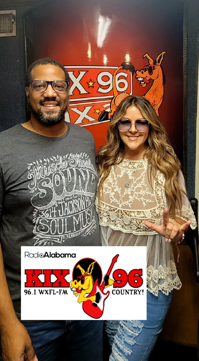Awesome day @Kix96Savannah  #radiostation in ALABAMA 🤠 John Luzzi and I #Dianña performed an #acoustic version of my new #countrysong #girlwithnolastname #diannacountry #dianñacountry
