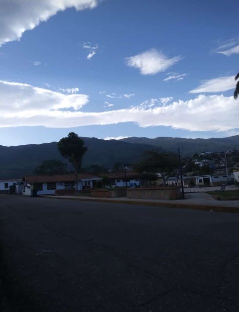 LuqueOmaira's tweet photo. Así está mi pueblo querido...
#Chejende
#Trujillo
👇👇👇🫶🫶 https://t.co/H1A4sDdW1k