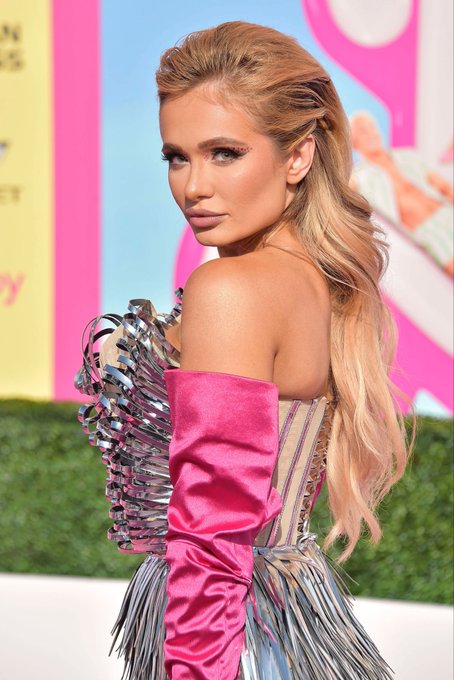 One more time for the dress 💗 #BarbieTheMovie https://t.co/CHTutpAPZu<a href="/tag/barbiethemovie"class="tags">#BarbieTheMovie</a>