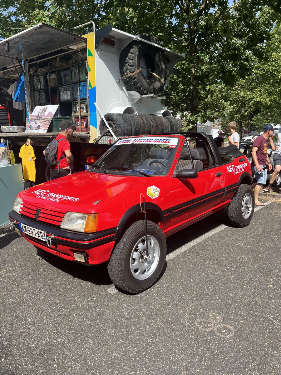 elan_nick's tweet photo. 1300 faultless miles in the Tolman 205, 820 205s and so many lovely people. Get ready for the 50th anniversary! #40ans205 https://t.co/587L2BlMnB