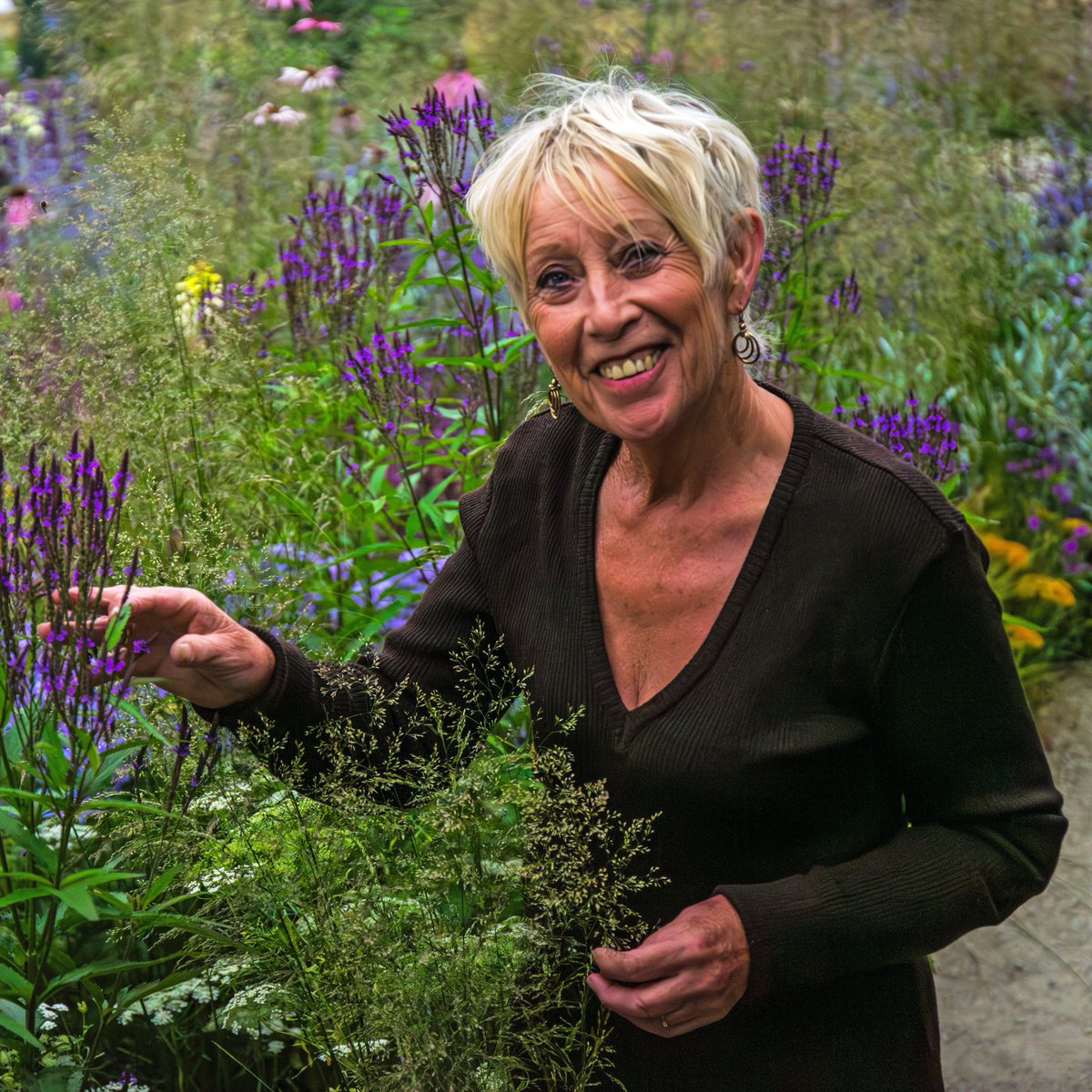 Carol's show garden at #RHSHamptonCourt was a triumph. We're SO proud of you, Carol! Thank you to everyone who helped to make it happen. You did a grand job 👏👏👏 #GardenersWorld #Gardening