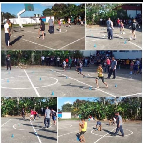 CmObdulio's tweet photo. 👉🏽Con actividades deportivas celebran nuestros adolescentes el #VeranoConAmor .
⚽🏀⛹🏾‍♂️⛹🏽‍♀️
#CubaEduca
#CubaMined
#educremedios   #EducacionVillaClara  #DPEVillaClara
#CarlosRiveroMenendez
#educacionsecundariabasicavillaclar 
#YoandryFariña
#YamiletHerrera https://t.co/ZPPINP3pN8
