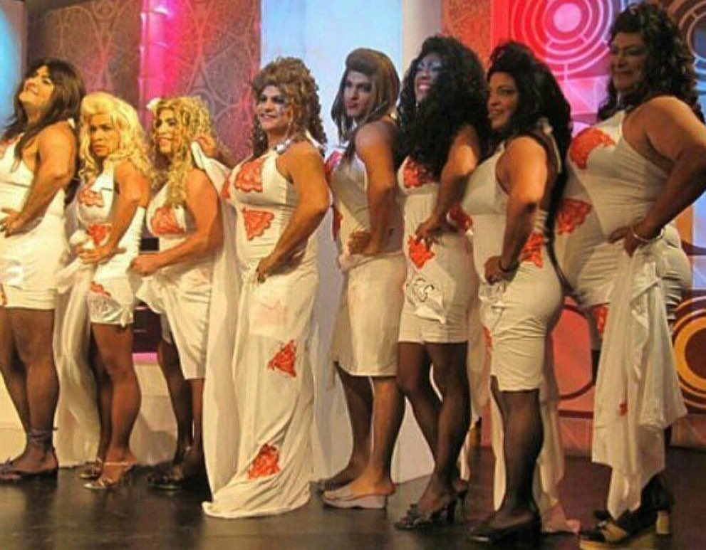 Javierito321's tweet image. Ustedes se la pasan hablando de los Simpsons que predicen el futuro, y donde me dejan a Radio Rochela que predijo como sería el Miss Universo?