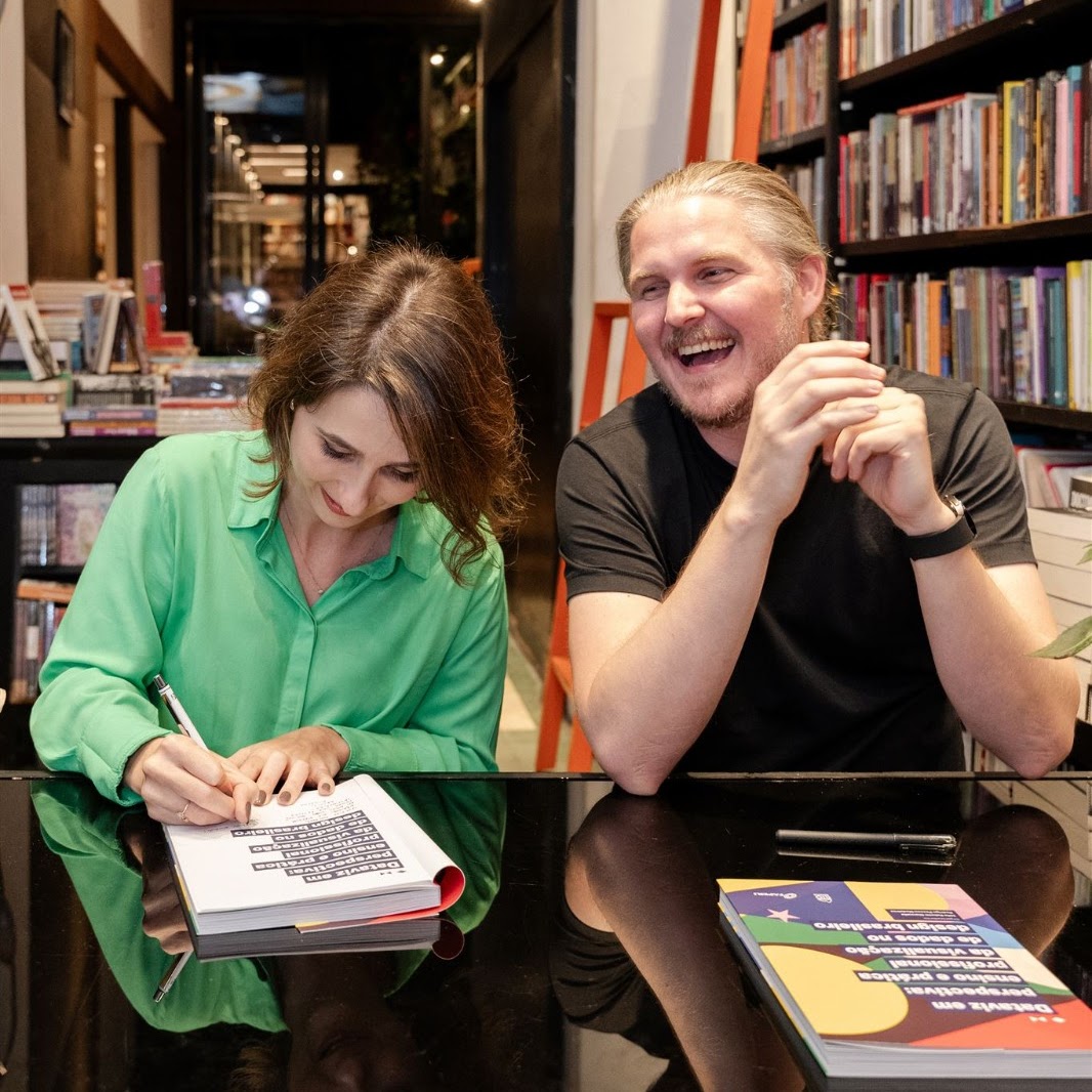 datavizbr's tweet image. Fotos do lançamento do livro Dataviz em perspectiva! Agradeço a todos que estiveram presentes e colaboraram com o livro!

Venda online do livro em: riobooks.com.br/pd-94a479-data…