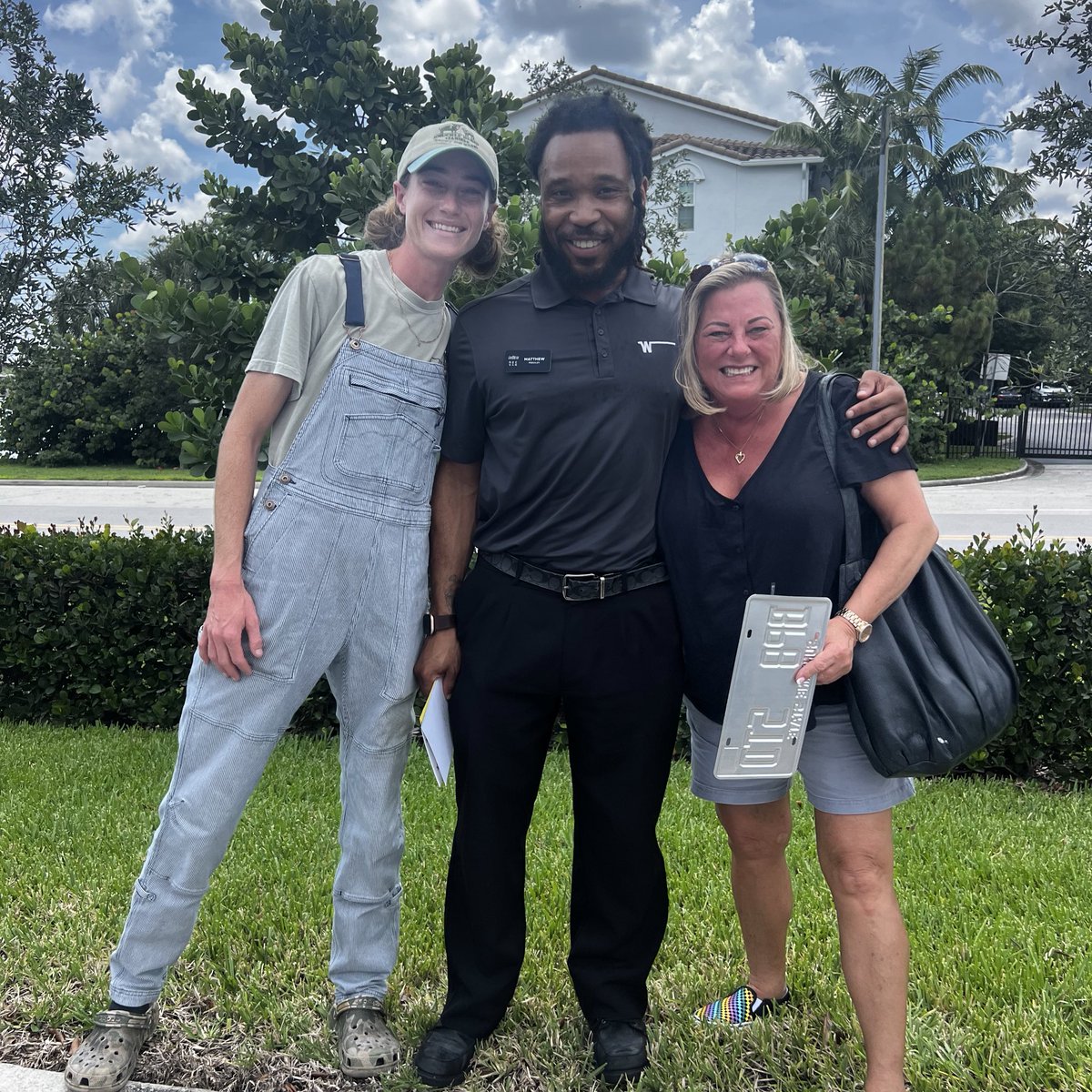 eco sister tweet media