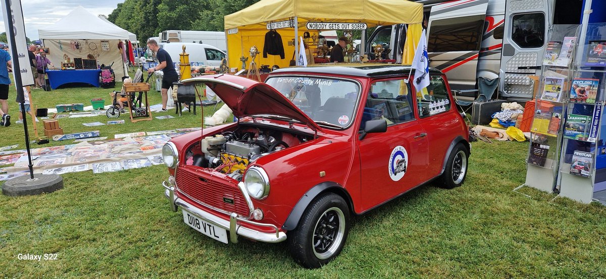 Andy_RSO's tweet photo. Norman (the mini) had a good day drawing in the crowds at the Baston Car Show on Sunday.  Many good Road Safety messages received by the public.  @LincsRSP @aliroadsafety @pam_rso @rso_natascha @rso_sam #saferoads #classicminis #RoadSafety https://t.co/aS30IiY3GZ