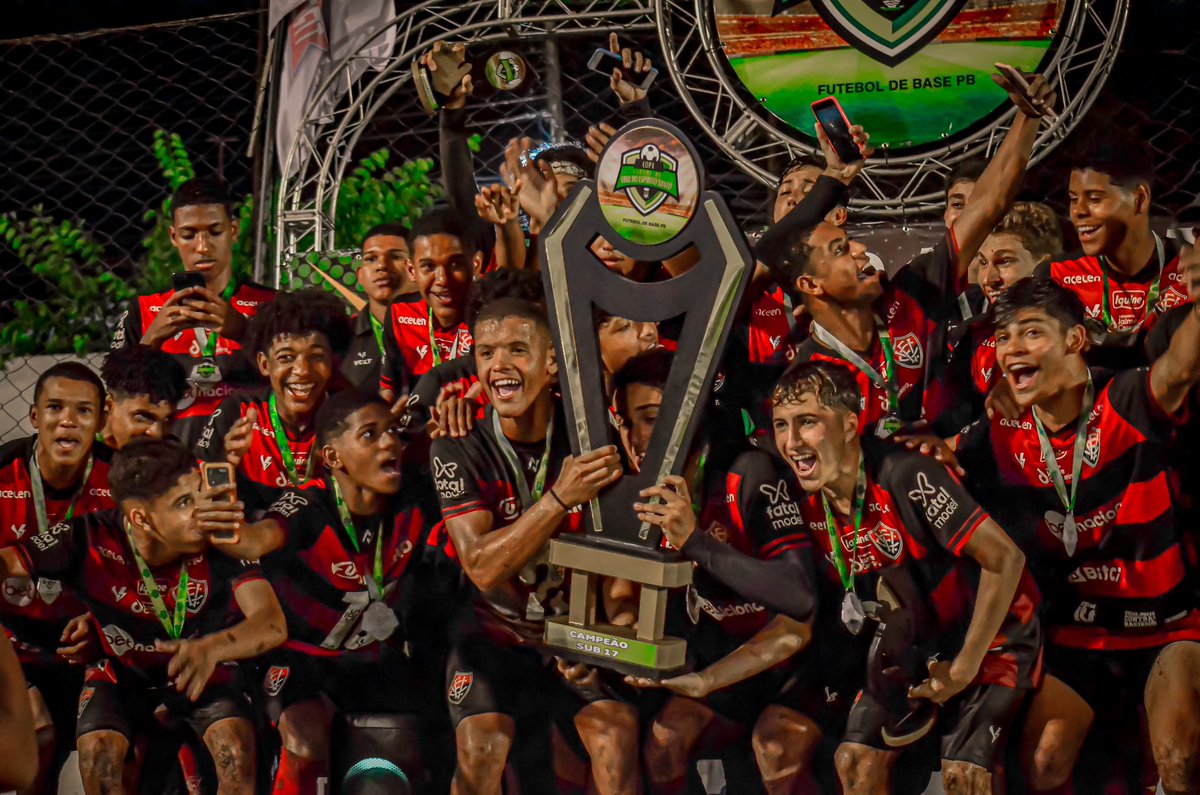 vitorianabase's tweet photo. É CAMPEÃO! 🏆🔴⚫️

Com gols de Dudu (3), Emanoel e Luís Miguel, nosso sub-16 se consagra campeão da Copa Cruz do Espírito Santo na Paraíba após uma vitória por 5x2 contra o RS-PE. PARABÉNS, CRIAS! 

📸: Assessoria/Copa Cruz do Espírito Santo

#FábricaDeTalentos #PegaLeão https://t.co/urWwutqWBN