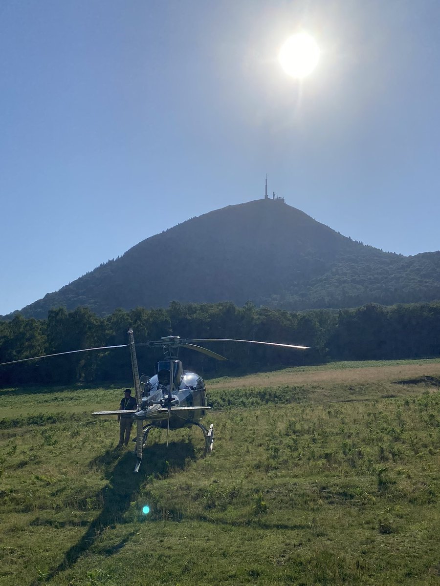 laureboulleau's tweet photo. Bref :) j’étais au Tour de France sur mes terres en Auvergne et c’était dingue https://t.co/V6weIWMHU4