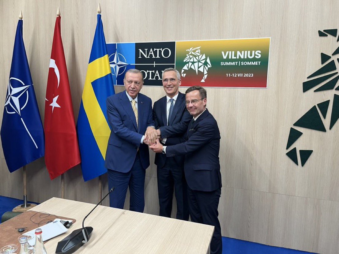 We have an agreement: Sweden will join Nato. After negotiations with Türkiye the ratification will proceed as soon as possible. This will strengthen both the security of Sweden and Nato as a whole. A good as well as a historic day.

The press statement: nato.int/cps/en/natohq/…