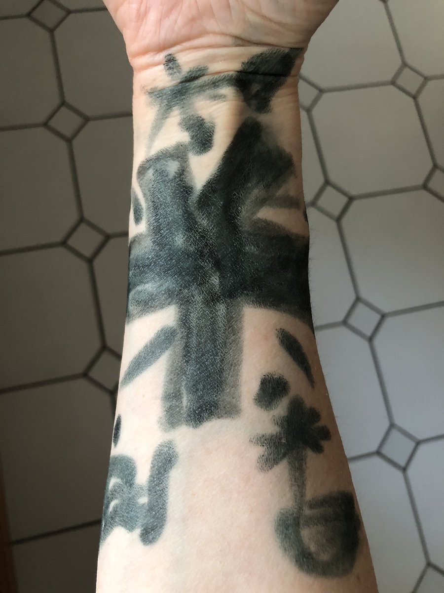 CelineGallerne's tweet photo. Ready for the @ChiliPeppers concert in #Lyon tomorrow. My tattoo artist now takes bookings (she’s five). https://t.co/UIRtK7eltd
