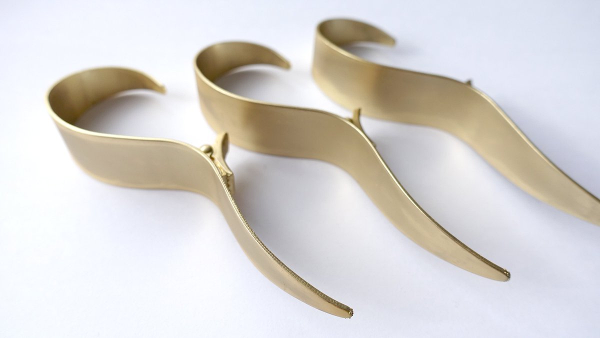 Excited to share the latest addition to my #etsy shop: Champagne 'Cobra' Curtain Hooks with Hidden Clip, Large Curtain Hooks, Shower Curtain Rings, Boho Chic, Modern Wall Decor, Ø35mm etsy.me/3PO23I0 #gold #bedroom #minimalist #curtainclips #curtainhooks #curta
