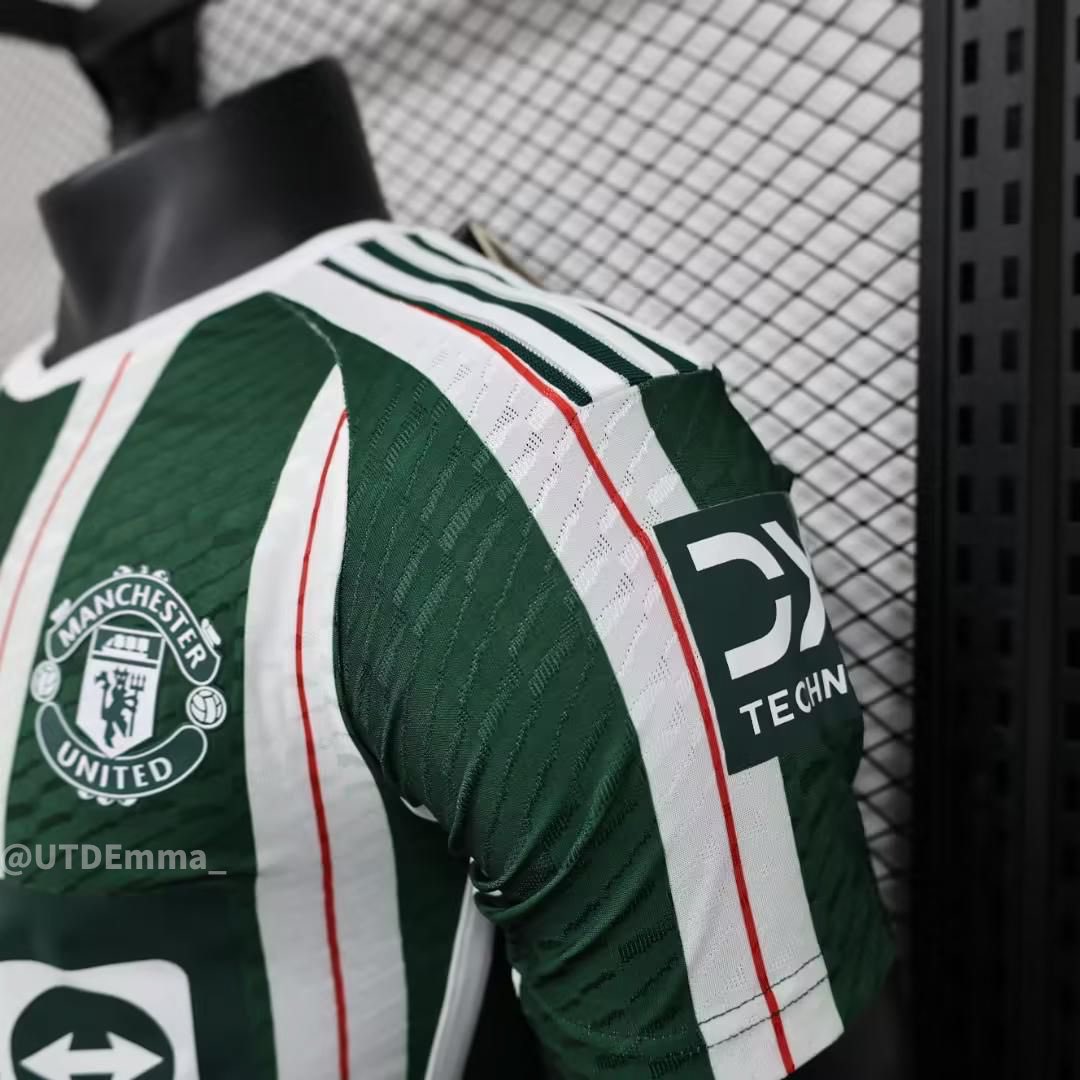 UTDEmma_'s tweet photo. 🚨👕 - A closer look at United’s 23/24 Away shirt in detail 🔍 https://t.co/0XhmPPpclP