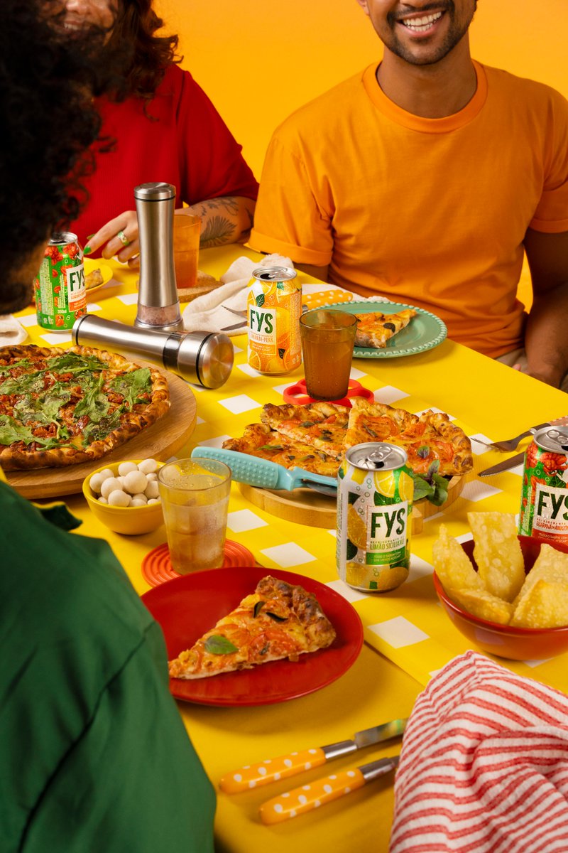 fysoficial's tweet photo. Sabe como é, né? Pra sair da dieta, pero no mucho rs. 👀 https://t.co/cYdNcVlTx4