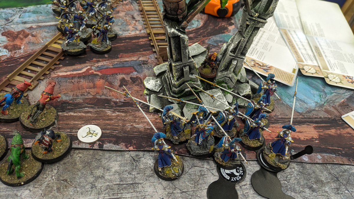 AekoldHelbrass's tweet photo. Other highlights included: Magnus getting mauled by Dracolines, clearly they don't like flashes! A lone Freeguild sergeant trying to destroy a sill and getting promptly speared, and a single vindicator holding up the entire Ironjawz army! 2/2 #WWThree https://t.co/tegA7PKkP0