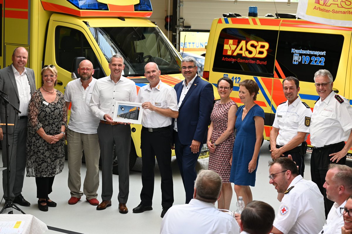 Unseren bisher größten Neubau einer #Rettungswache können wir heute in #Karlsruhe einweihen. Die neue #ASB Hauptrettungswache Am Heegwald biete alles was eine modernen Rettungswache für Mitarbeiter:innen bereithalten muss. #ASBBaWü #Rettungsdienst 
instagram.com/stories/asb_gr…