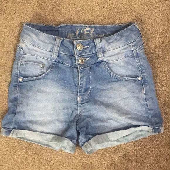 So good I had to share! Check out all the items I'm loving on <a href="/Poshmarkapp/">Poshmark</a> #poshmark #fashion #style #shopmycloset #lularoe #fstepka #wallflower: posh.mk/PnQdByxskBb