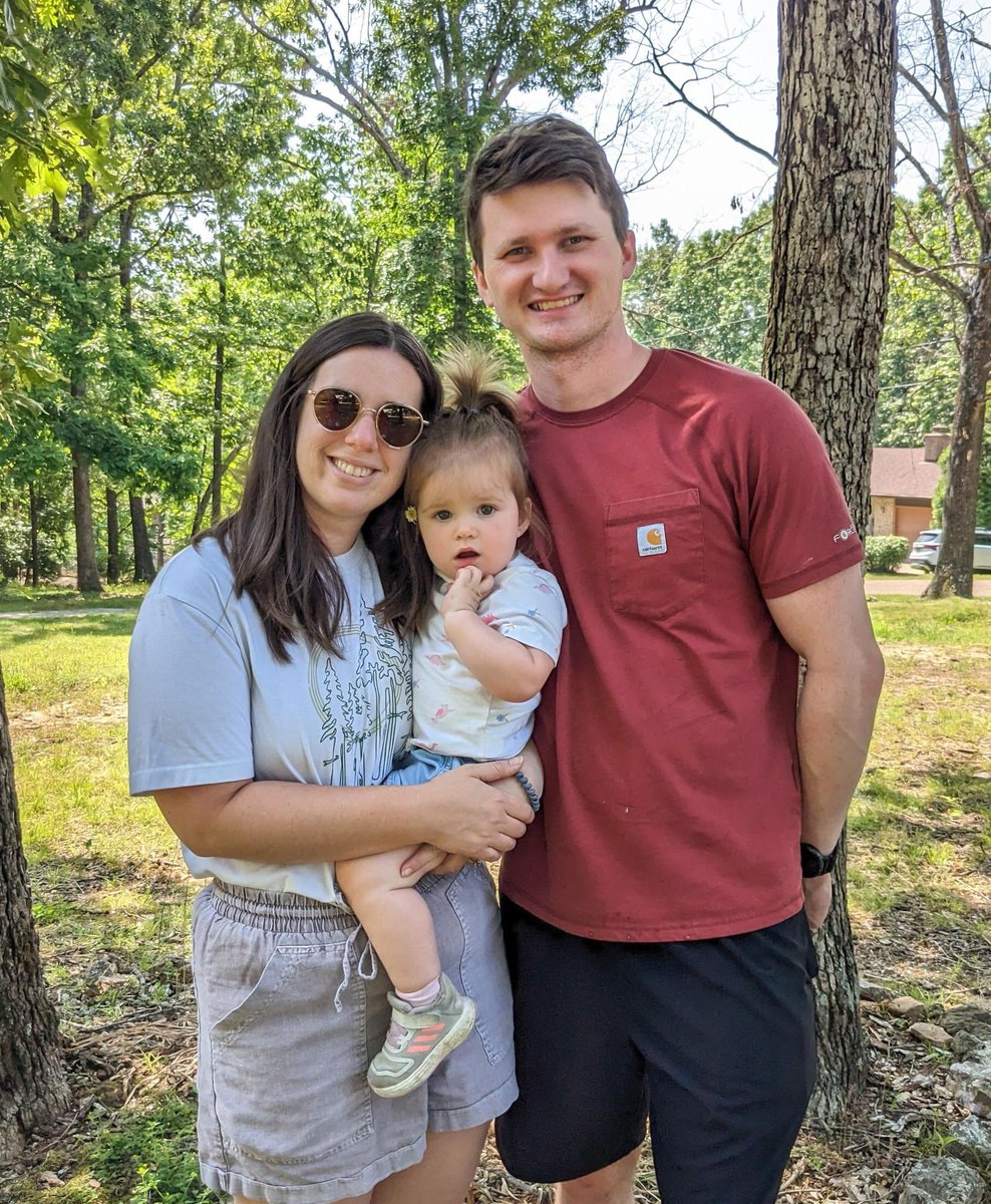 monroescsd's tweet photo. Hi! My name is Shelby Lassanske &amp; I teach 3rd grade! This will be my seventh year teaching at Monroe! In my free time, I enjoy reading books, going for walks with my daughter, and making quilts! I am so excited for this upcoming school year and can't wait to meet my new students! https://t.co/45LR89xRXA