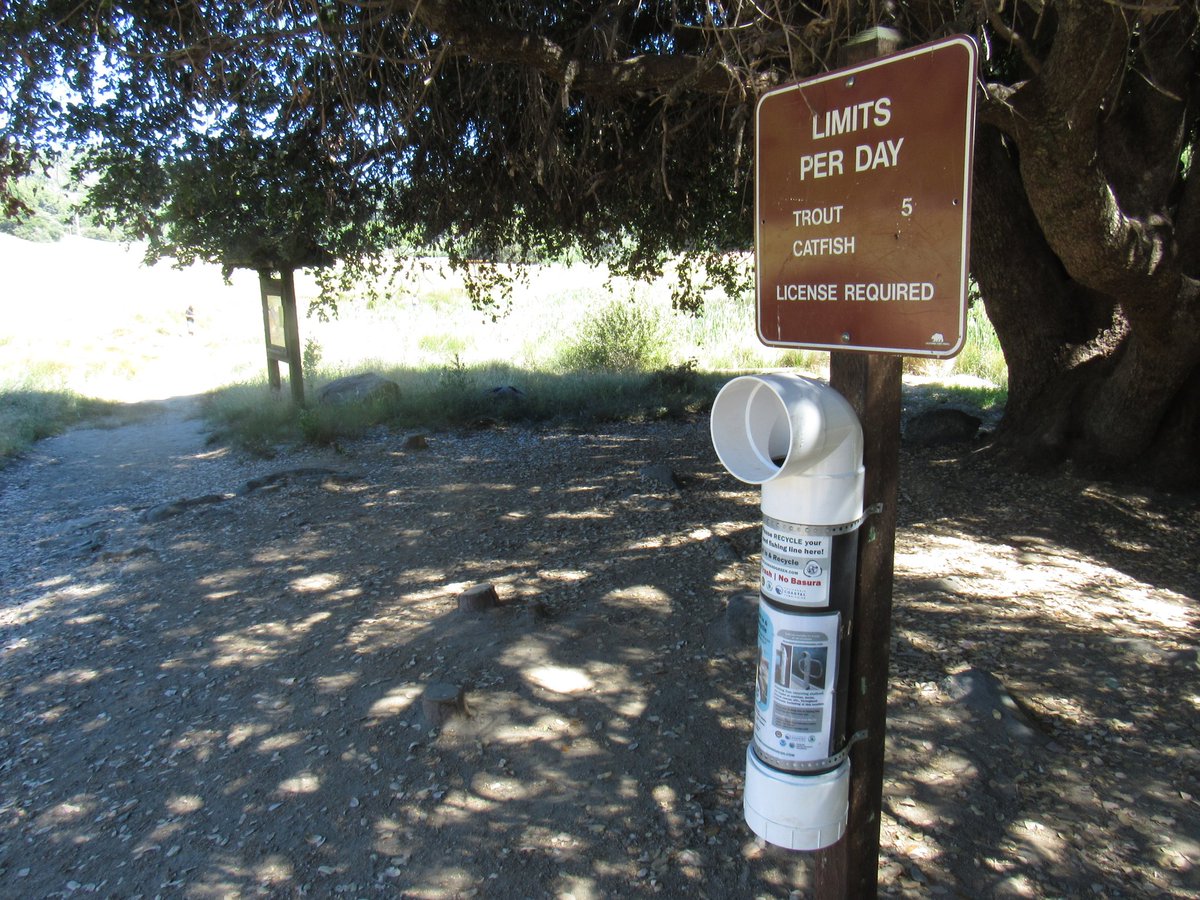 PalomarState's tweet photo. This repository reduces litter at the pond and saves wildlife from becoming entangled in littered fishing line! Next time that you come to Doane Pond to fish, remember to gather your used fishing line and recycle it at this new repository!
The birds and the fish will thank you! https://t.co/wFMOAV7toN