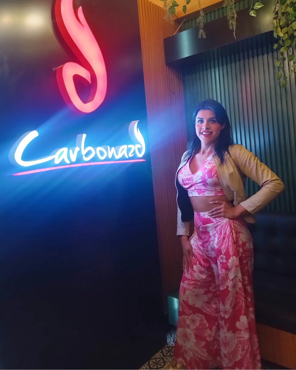 RoxanaAndreaBas's tweet photo. Disfrutando de un platillo cuencano 🍽😋
#selfie #selfietime #cena #restaurant #cuencacity #cuencaecuador #cuenca #ecuador #viajar #amorproprio #linda #hermosasmujeres #chicaslindas #mujerestrans #transEcuador🇪🇨 #translatina #transbeauty #travestislindas #shemales #loveshemales https://t.co/OcPWa8lqLj