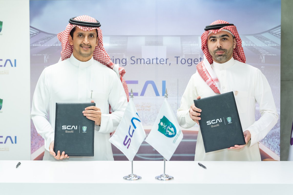 ALAHLI_FC's tweet photo. ✍️📸 جانب من توقيع اتفاقية رعاية الشركة السعودية للذكاء الاصطناعي (سكاي)
@SCAI_AI
#نلعب_بذكاء
#PlayingSmarter https://t.co/pMsVUtWDq1