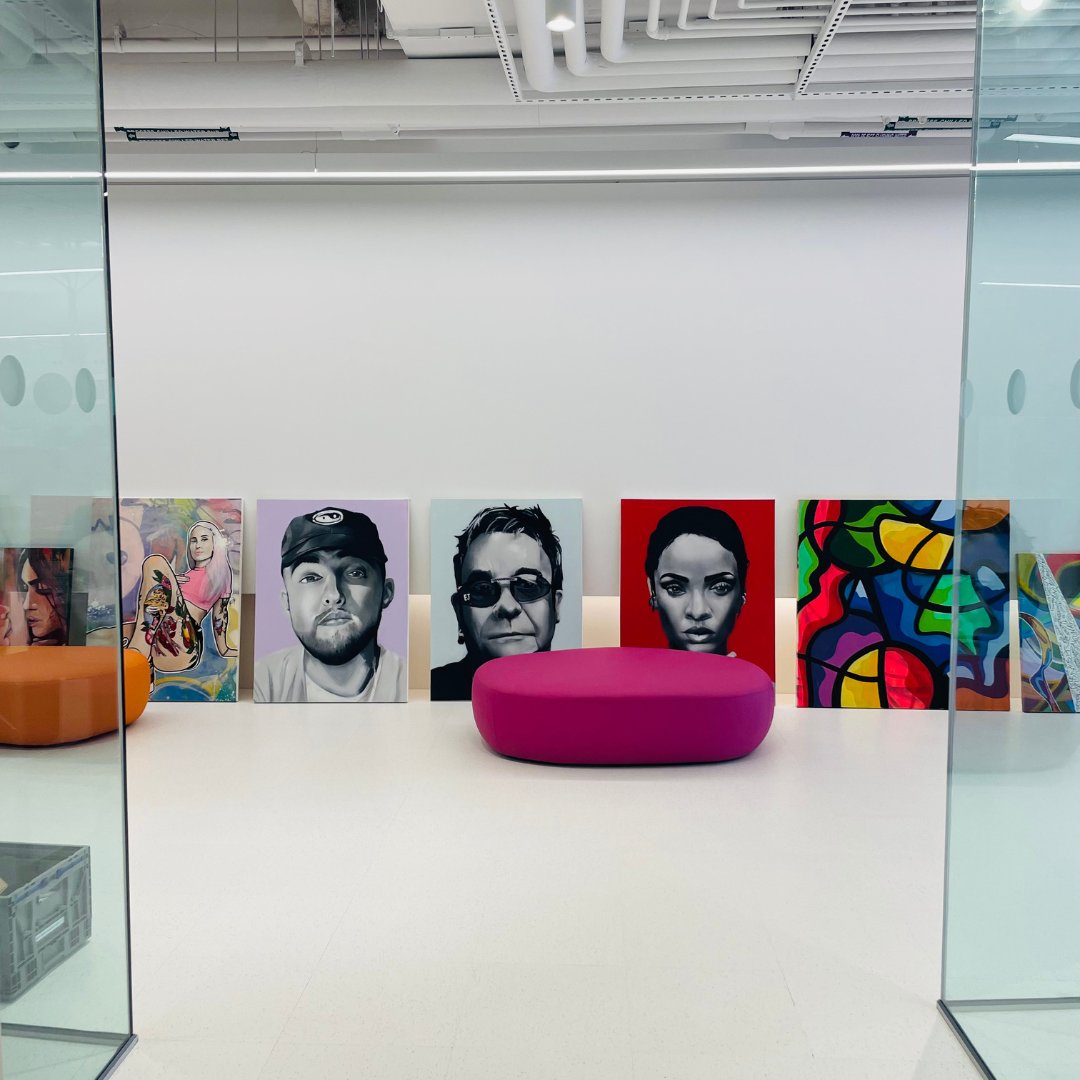 LabCentral's tweet image. New art alert! 🎨 @smdselfmade, a collective of artists in the Greater Boston area, have taken over the walls of #Gallery1832 at LabCentral 238. 

If you&apos;re in our 238 location, or at the new #BayerCoLab come check it out!
