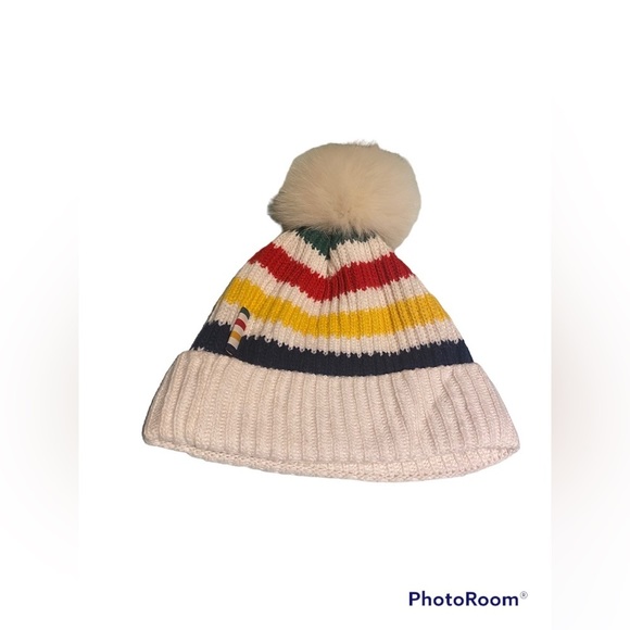alpaine's tweet photo. So good I had to share! Check out all the items I'm loving on @Poshmarkapp from @all_Cdn_girl #poshmark #fashion #style #shopmycloset #zara #hudsonsbay: https://t.co/oXEyyzr45n https://t.co/IUkyIClUTQ