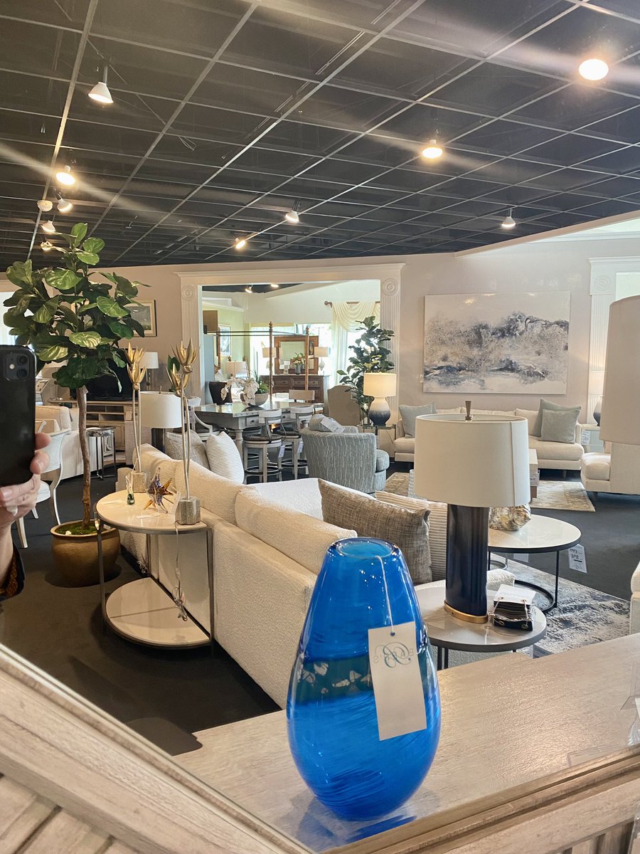 RogerSRuiz2's tweet photo. #MondayMotivation and getting ready for #VIPDealDays.. #2DaysOnly… #Saturday15th and #Sunday16th… Baer's Furniture https://t.co/Ul8k2xk62v