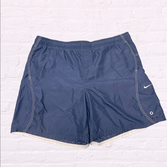 J09544994's tweet photo. So good I had to share! Check out all the items I'm loving on @Poshmarkapp #poshmark #fashion #style #shopmycloset #nike #puma #reebok: https://t.co/uD7sEDj5I2 https://t.co/A2SZfVoW6K