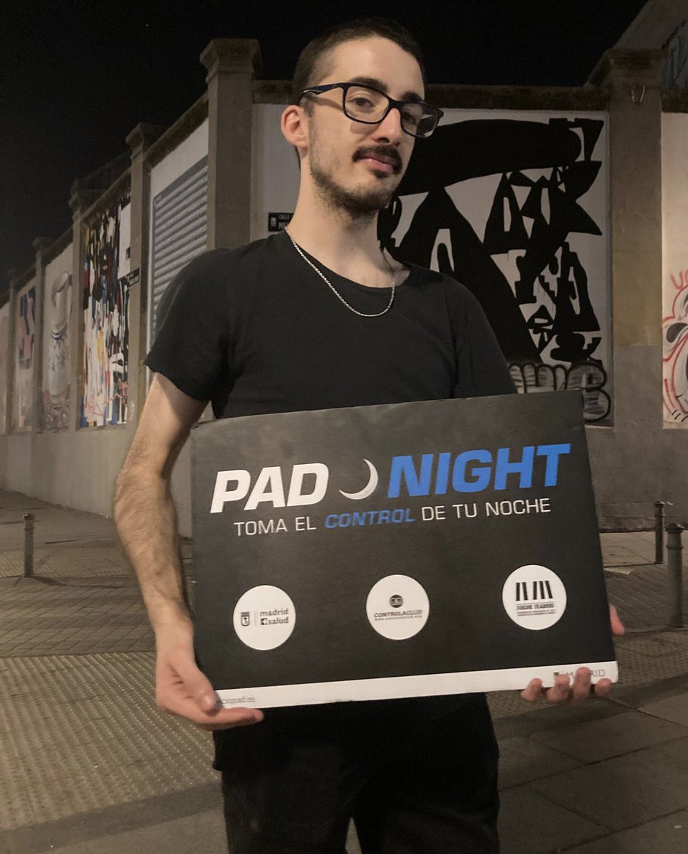 ServicioPAD's tweet photo. Otro fin de semana más del Equipo #PADNight en la noche madrileña 🌙🌙🌙
Reducción de riesgos ante el consumo de #alcohol y/u otras sustancias en los y las jóvenes de @MADRID .
Porque el ocio SIN RIESGOS es posible 💪🏽💪🏽💪🏽 https://t.co/DD708Hg6Lt