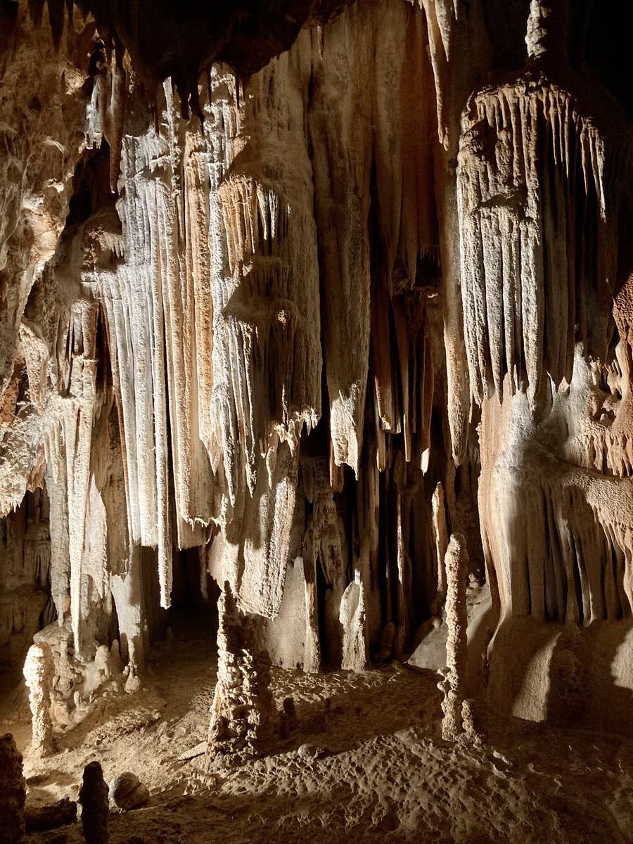 Trop chaud 🥵 ? On a la solution 😂 la Grotte à 12º, le musée climatisé et les abords ombragé, sont de puissants antidotes à la #canicule ! 
Un peu de fraîcheur, c’est ici : 
👉🏻 https ://www.orgnac.com @ArdecheTourisme <a href="/gorgesardeche/">Gorges de l'Ardeche</a> <a href="/grandsitefrance/">Grands Sites France</a>