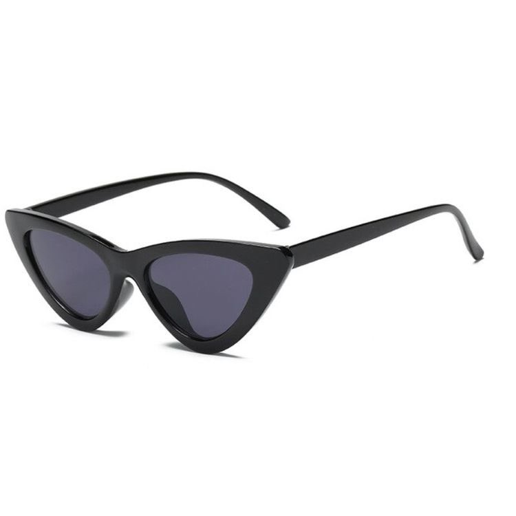 zahrazaria's tweet photo. Cat eye retro shades available in black,white,red 😎 

1 frame: 4500
2 frame: 3500

zaria,nationwide delivery
Please retweet fisabilillahi❤️🙏 https://t.co/8ozcbOVn98