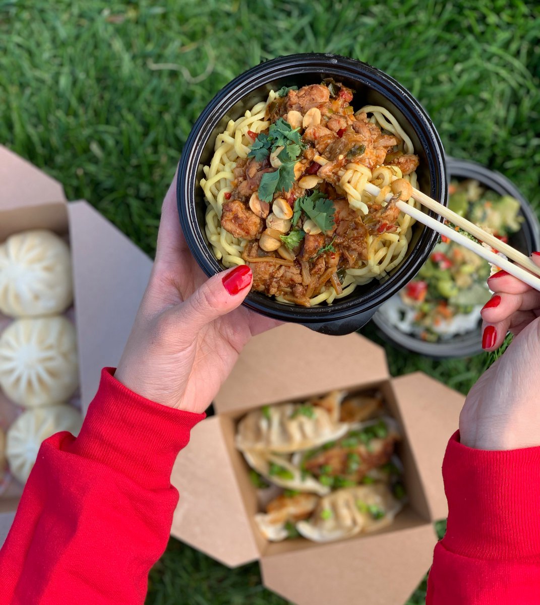 WowBao's tweet image. Just a friendly reminder that you absolutely should order Wow Bao for lunch today 😋🥢🥟
.
.
.
#wowbao #bao #potstickers #eeeeats #foodstagram #discoverunder15k #chicago #chicagoil #foodie #instagramfoodie #lunch #lunchtimefood #yum