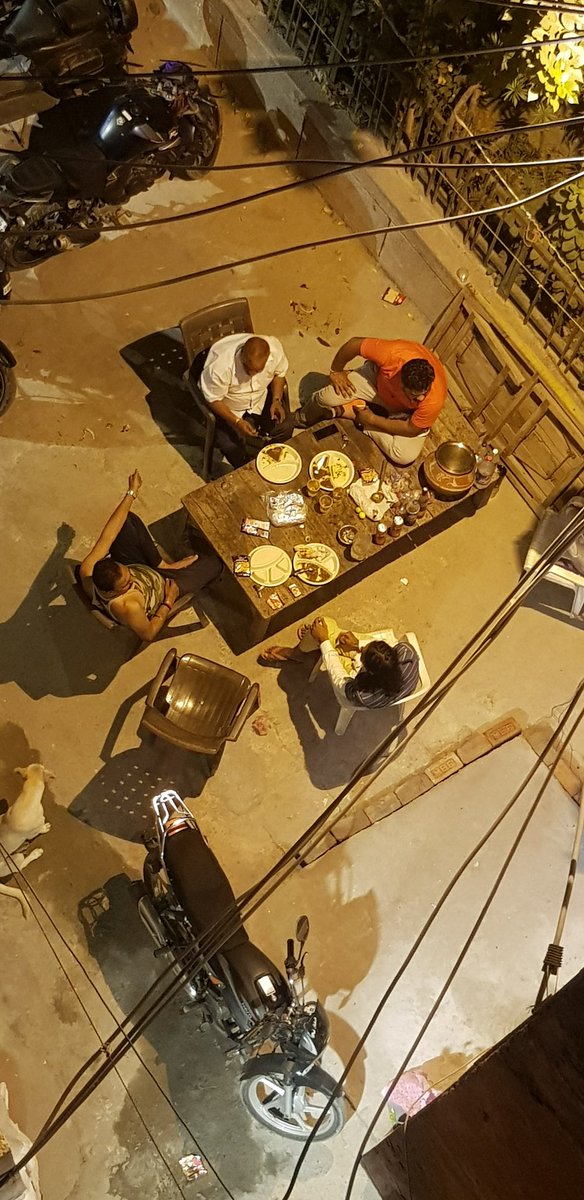 sonunigam98's tweet photo. @DelhiPolice sir hum sab colony walo ne  complaint ki thi pr koi action Nhi ho rha hum  ky kre🙏 https://t.co/remMyGfCGs