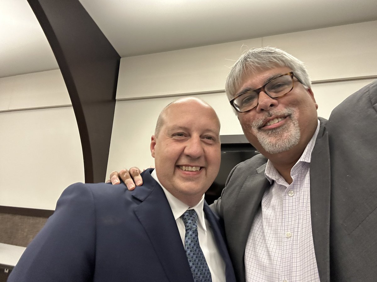 singhsam94's tweet photo. @kerryebersole @CurtisHertelJr Hanging with the next member of Congress from MI-07-@CurtisHertelJr. #selfieswithsam #mileg https://t.co/NiX4wK7Iaf