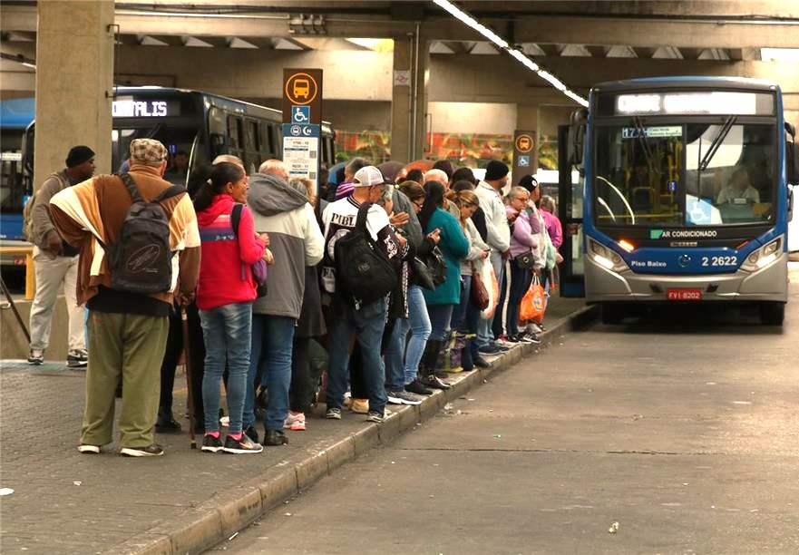 portalmobilize's tweet photo. Governo estica (de novo) o prazo para plano de mobilidade urbana: municípios têm até 2024 para elaborarem o documento. Leia mais em https://t.co/O5nKhypHaA
Foto: Terminal Santana, em São Paulo | Rovena Rosa | Agência Brasil
#TransportePúblico #MobilidadeUrbana #Cidades https://t.co/pQDAaaVUoz