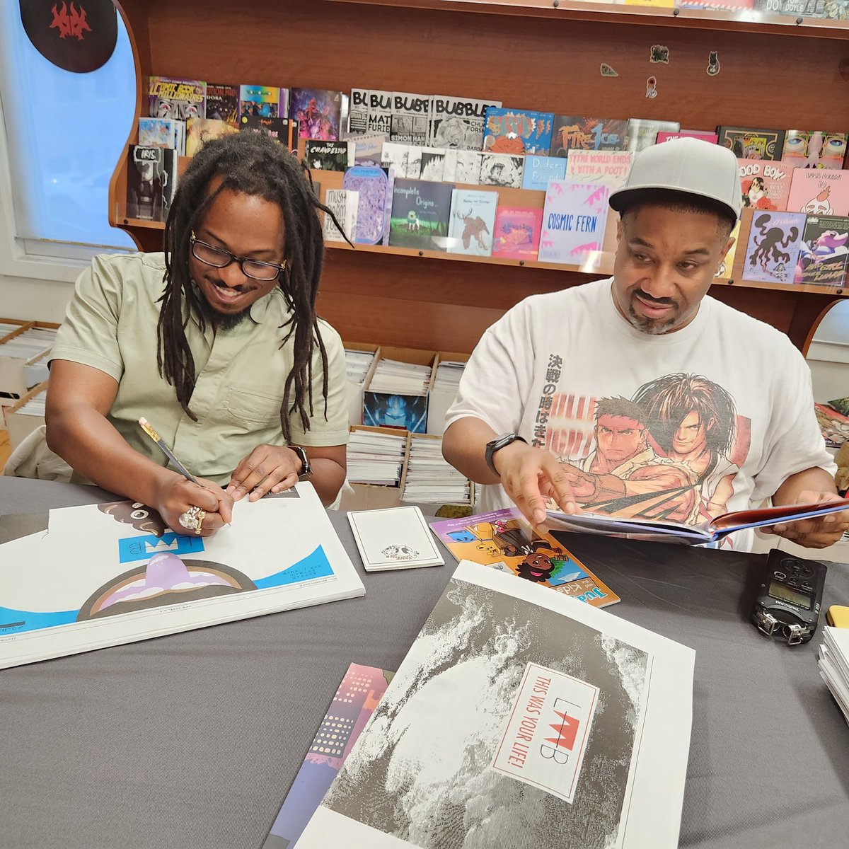 FantomComics's tweet photo. Thanks to @smartinbrough, @RonaldJWimberly, @julianlytle, and Derrick Barnes for coming out today—we had a great Sunday 📚 https://t.co/nY999qhAn7