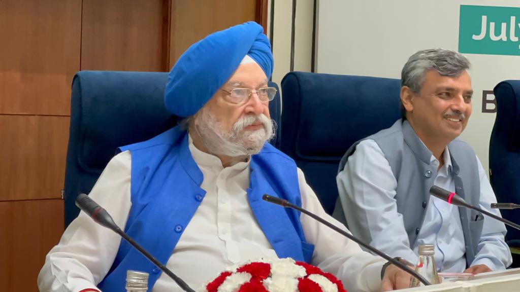 HardeepSPuri's tweet photo. The impassioned leadership of PM Modi Ji has successfully transformed both the rural &amp; urban components of Swachh Bharat Mission into a popular Jan Andolan &amp; brought about a behavioural change in people towards matters pertaining to #Swachhata &amp; sanitation. https://t.co/NFyWy8fgSS