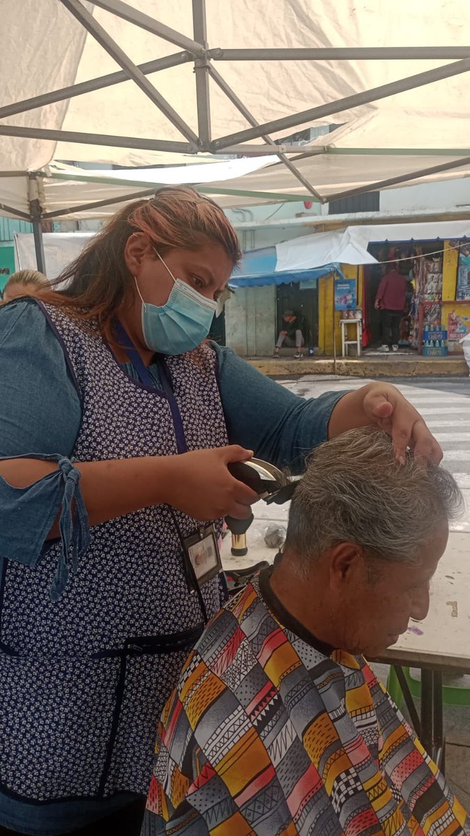 mariselazuiga1's tweet photo. Muy buenos días a todas y todos ☀️
Inicia #RedEnTuColonia en la “Plaza Irlanda” col. #Citlalli 🫶🏽
✅ Acércate a los diversos servicios que traemos para ti como lo es, examen de la vista, corte de cabello, asesoría jurídica y más #TotalmenteGratuito ✨♥️ https://t.co/mS7jN4loVo