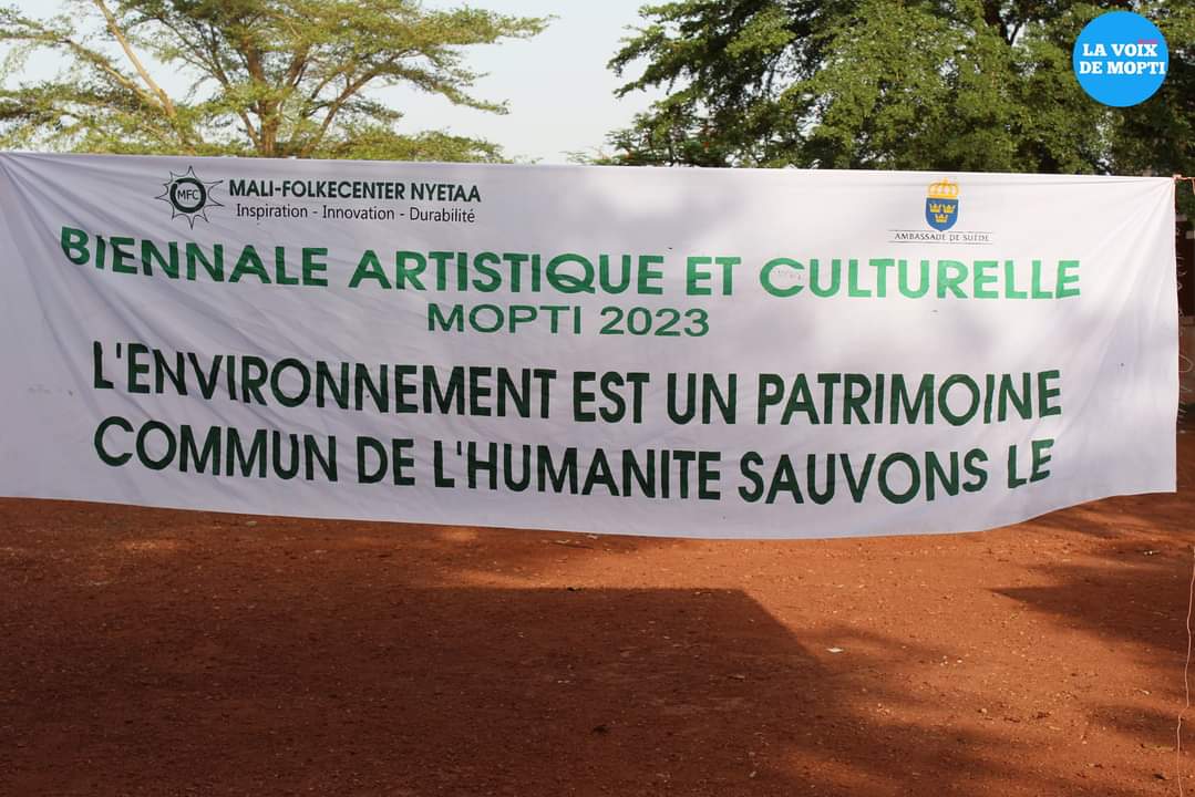 lavoixdemopti's tweet photo. Dans le cadre de la biennale artistique et culturelle à Mopti, le pôle de ressources locales de @malifolkecenter #Mopti a organisé un espace d'échanges. C'était avec les délégations de Menaka et de Bamako, sur l'adaptation et l'atténuation des effets des changements climatiques. https://t.co/eFEpj4MTRM
