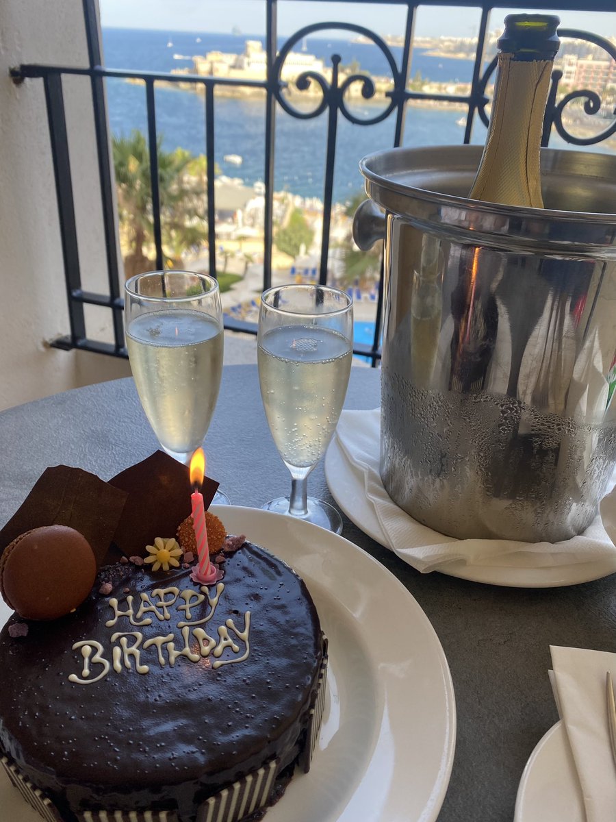 Lindsay Moir tweet media