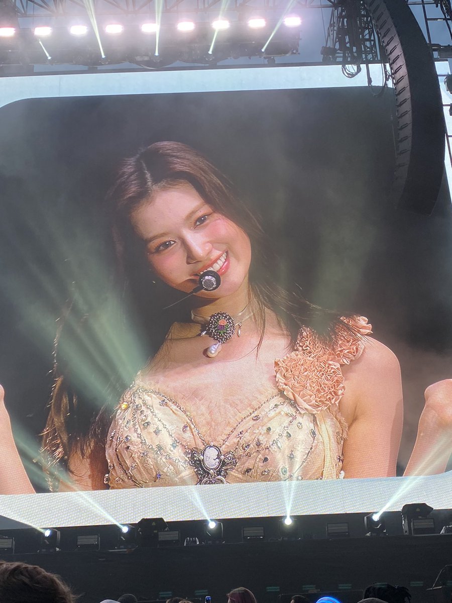 she’s never hamstered this hard🥹

#TWICE_5TH_WORLD_TOUR_IN_ATLANTA #READYTOBE_IN_ATLANTA #TWICEinAtlanta #TWICE #SANA