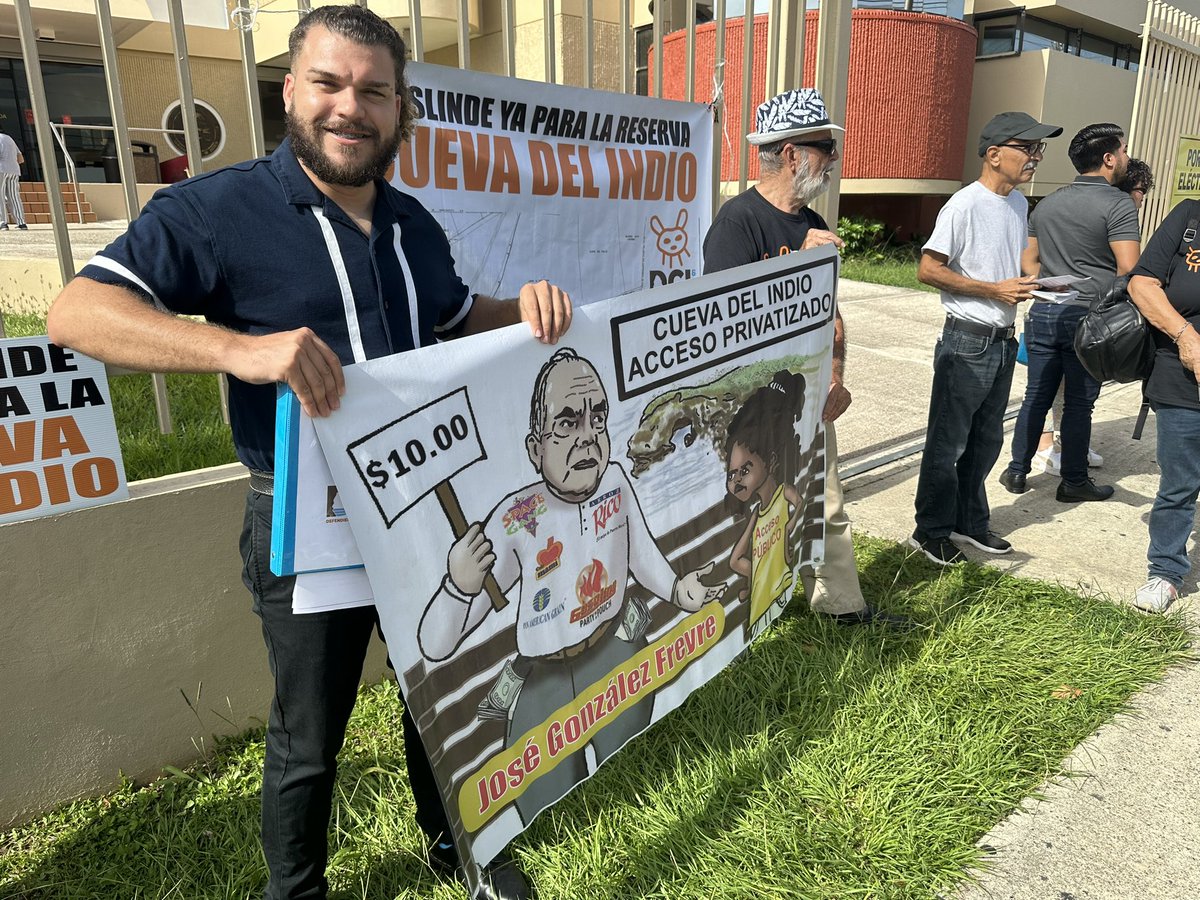 casapuebloorg's tweet photo. “No causa” en el tribunal de Arecibo contra  Lauce Colón defensor de la Reserva Cueva del Indio. ✊🏽❤️🇵🇷🌍 https://t.co/H3quw6aWqa