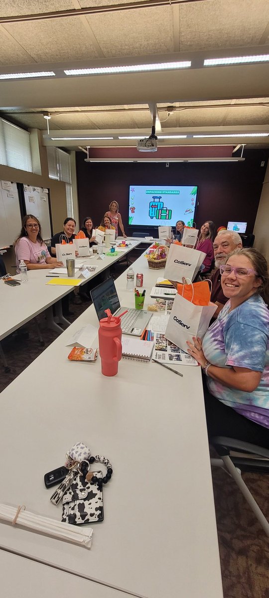 Tosha Hoefert tweet media