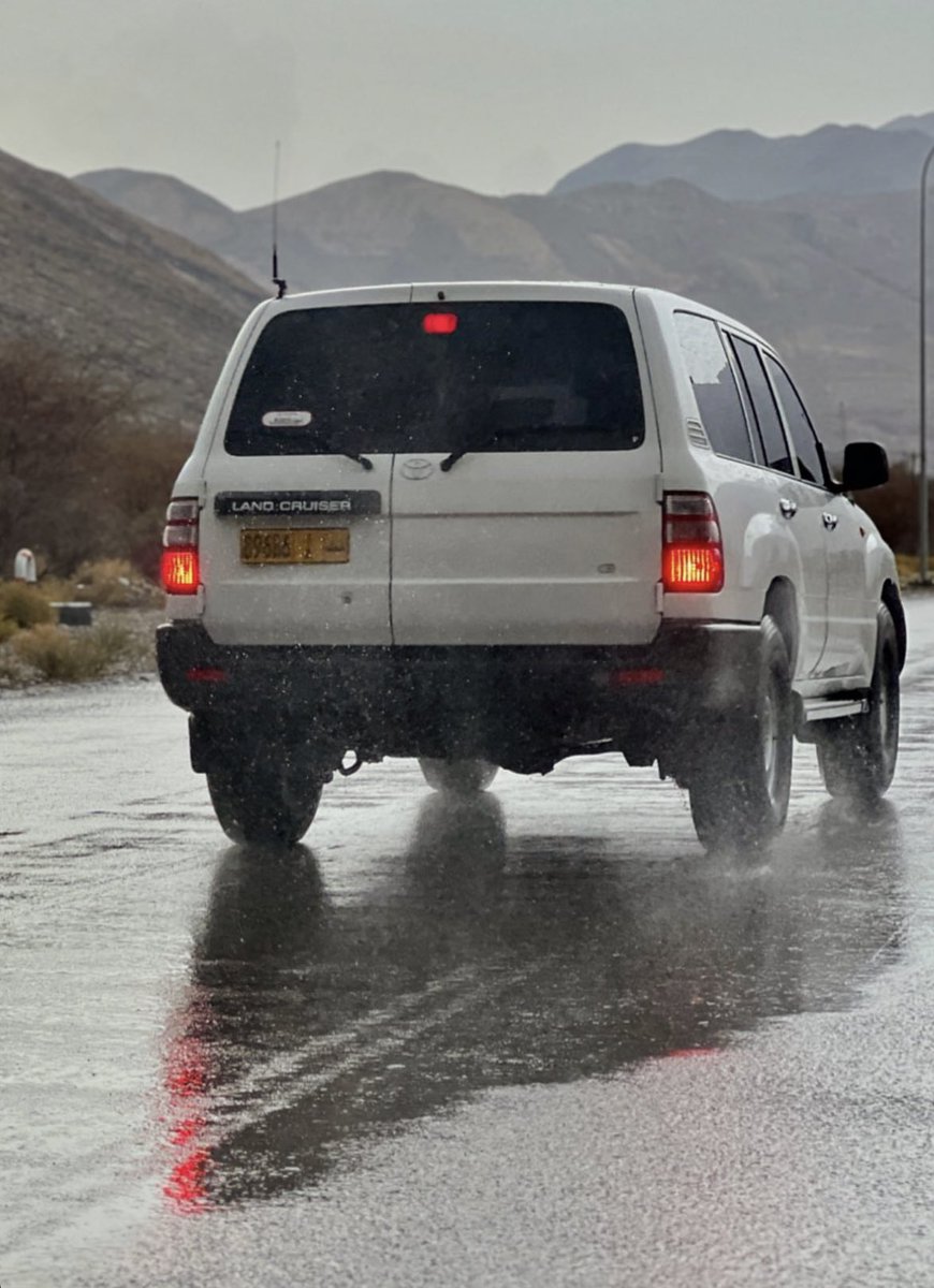 عودتني فــي كل الايام القاك
وشــلون بصبر في غيـابك  ثوانــي🫶🏻