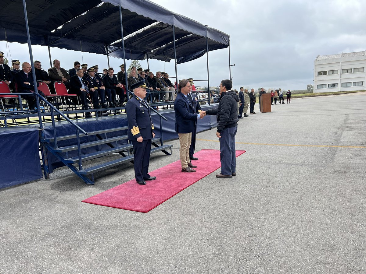 LuisLacallePou's tweet photo. Participamos del 83°Aniversario de la Brigada Aérea II, en el departamento de Durazno. https://t.co/ajvyLPta89