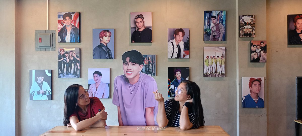 JoyClavero3's tweet photo. SIT AND CHAT while enjoying the food and drinks here in Laluna Cafe Break !!! Thank you for this treat!! ❤️💙We are sure to be back soon with other ATIN.
#cavitekaps SB19 #lalunacafebreak #joyclavero3 https://t.co/bplukn9fc3