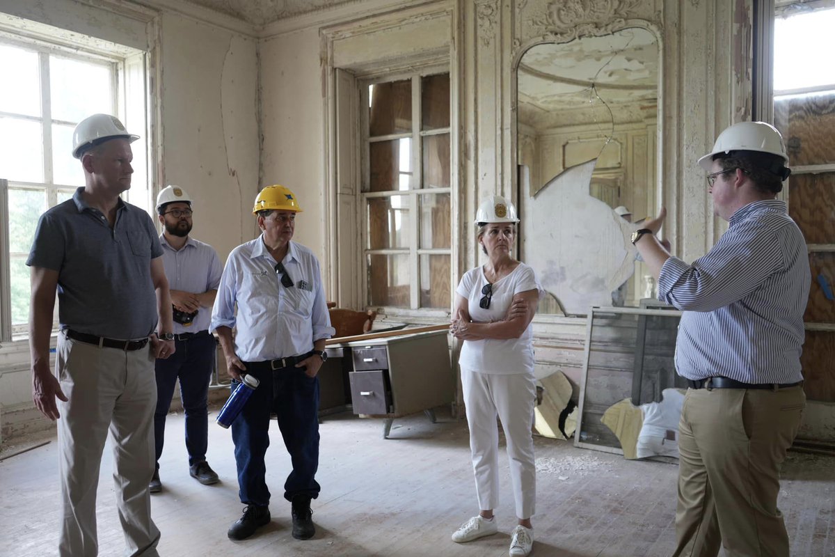 RepDean's tweet photo. Am I in Versailles or Elkins Park??

This historic mansion's renovations will make Lynnewood Hall a bright spot for our community — a center for arts, education, and culture.

Thank you to the Lynnewood Hall Preservation Foundation for your hard work. https://t.co/hX9pM4ISIv